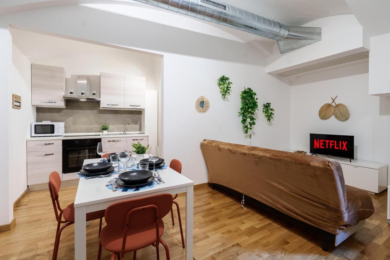 Centro Storico Duomo A 5 Minuti Love Suite Wifi Netflix Milán Exterior foto
